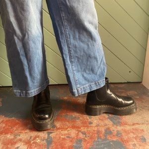 2976 Polished Smooth Chelsea Doc Martens Boots